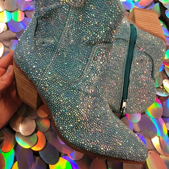 * SOLD  * Betsey Johnson Diva  cowboy boots - Picture 2 of 6